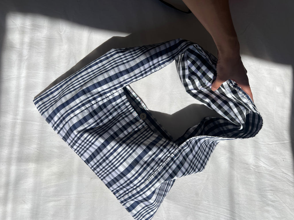 Cartera Combinada Azul y Negra