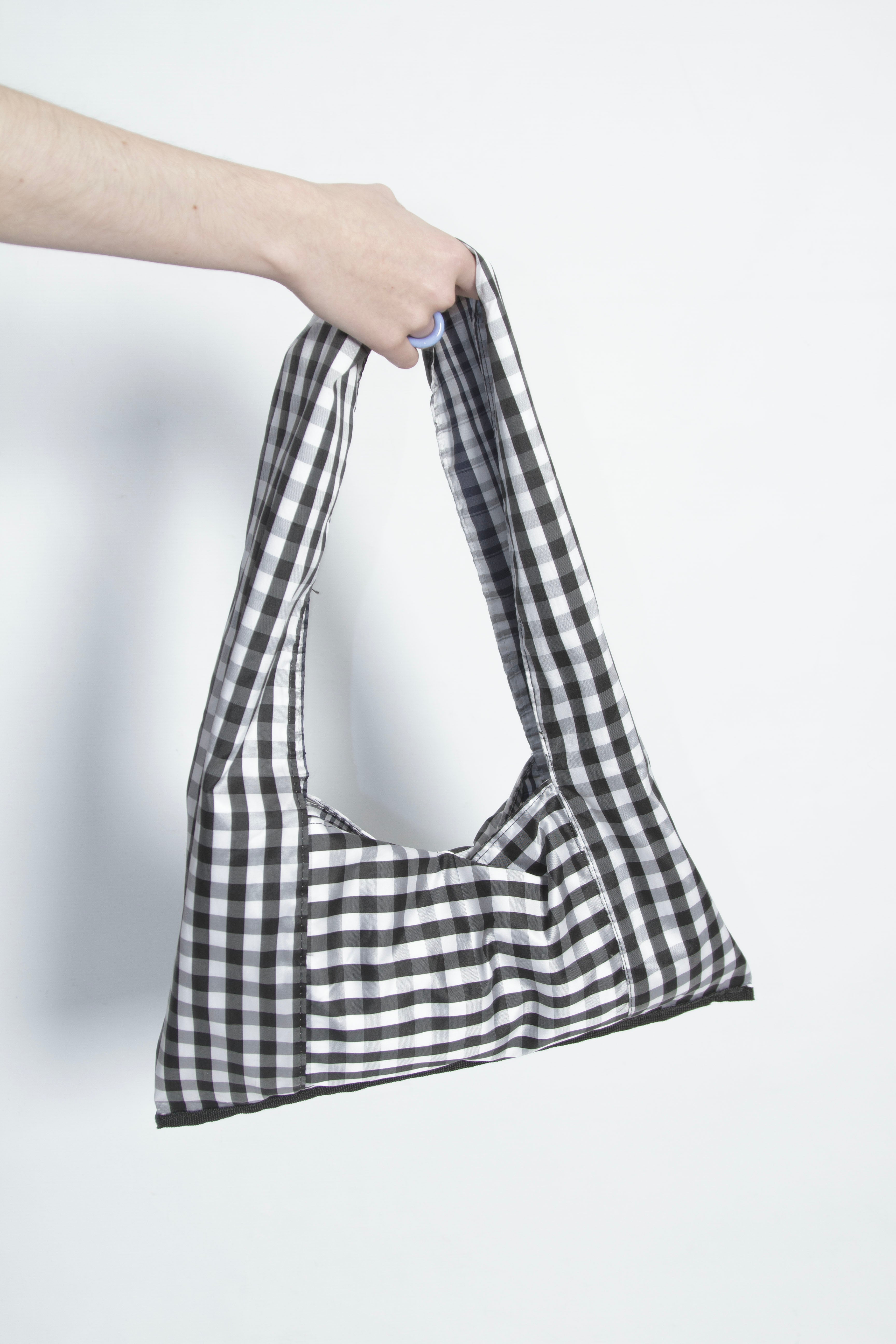 Cartera Combinada Azul y Negra