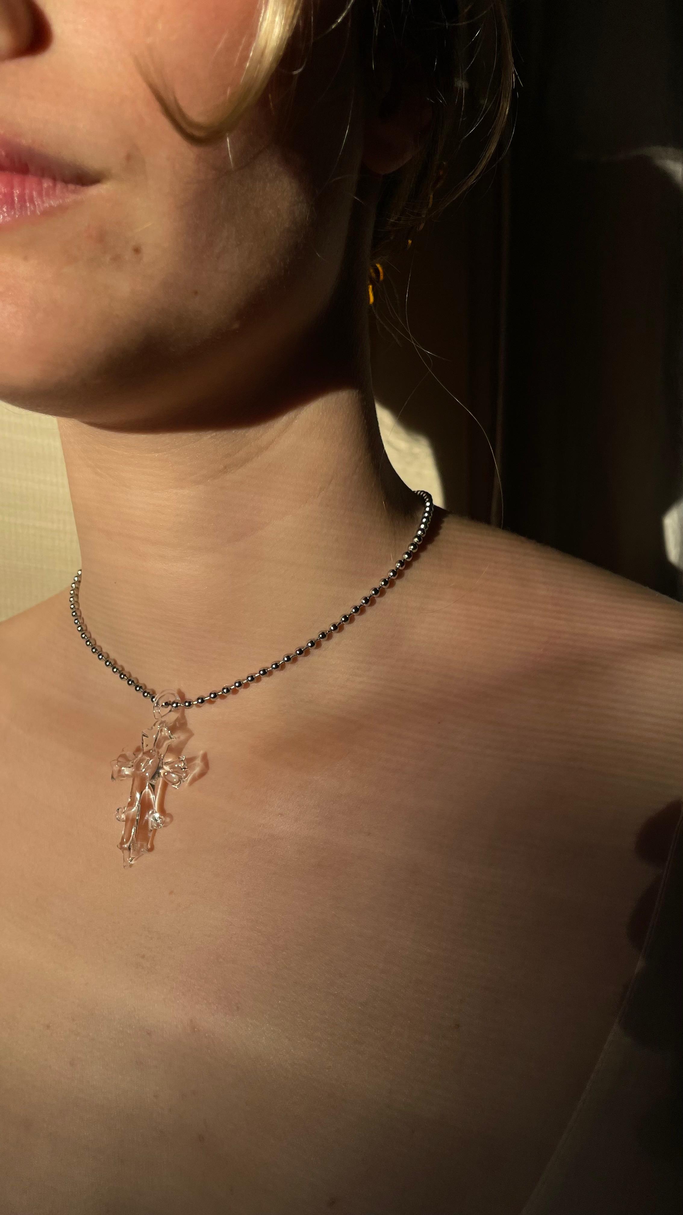 Collar Cruz Transparente